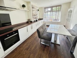 Kitchen- click for photo gallery